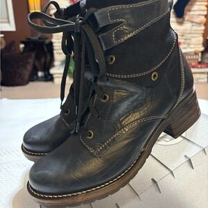 Dromedaris Elegant Black Lace-Up Leather Boots
